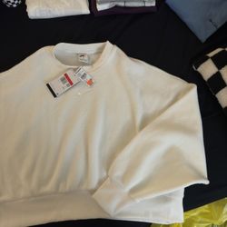 nike crop plush off white jacket  with 50% discount on the original price