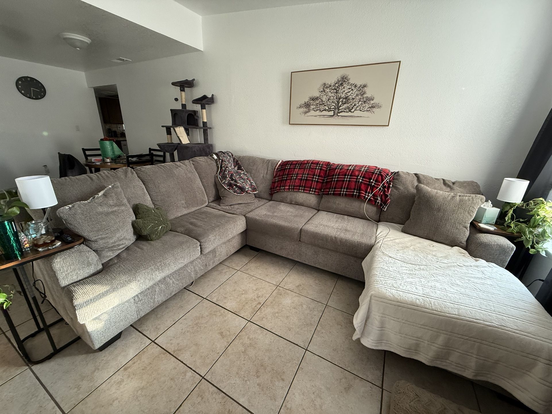 Sectional With Chaise