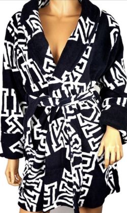 Victoria Secret PINK Logo plush Robe Size XS Fuzzy Cozy Belted