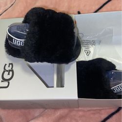 Uggs Slides Black Toddler size 4/5