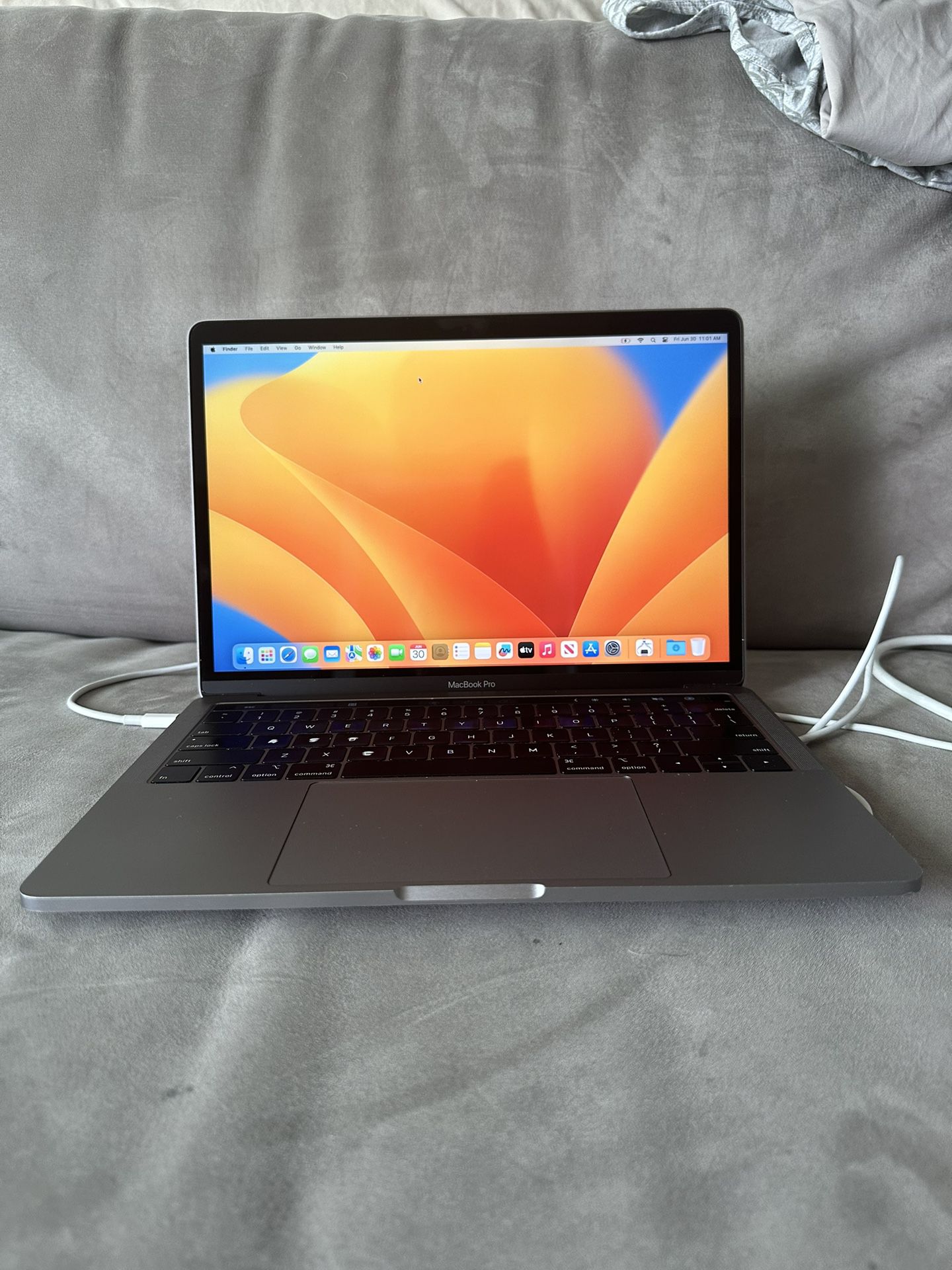 APPLE MacBookPro [13インチ/2019/16GB/500GB]-