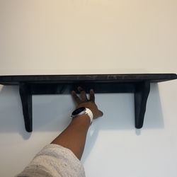 Floating shelf