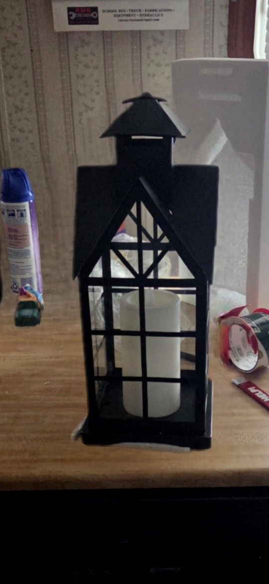 Outdoor lantern