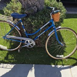 Vintage Schwinn Womens  Bike  $100.00