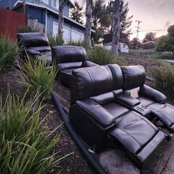 Electric Reclining Couches -FREE