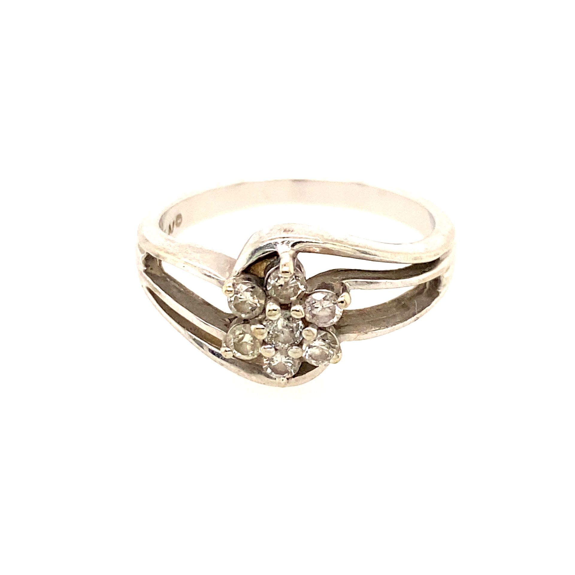 10KT Flower Diamond Ring