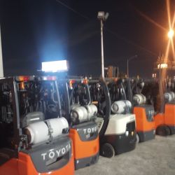 FORKLIFT TOYOTA Serie 8..... 3000#