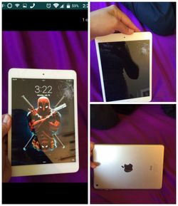 IPad mini A1432 16gb small crack works perfect
