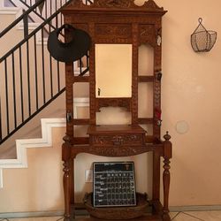 Entrance Antique Furniture 