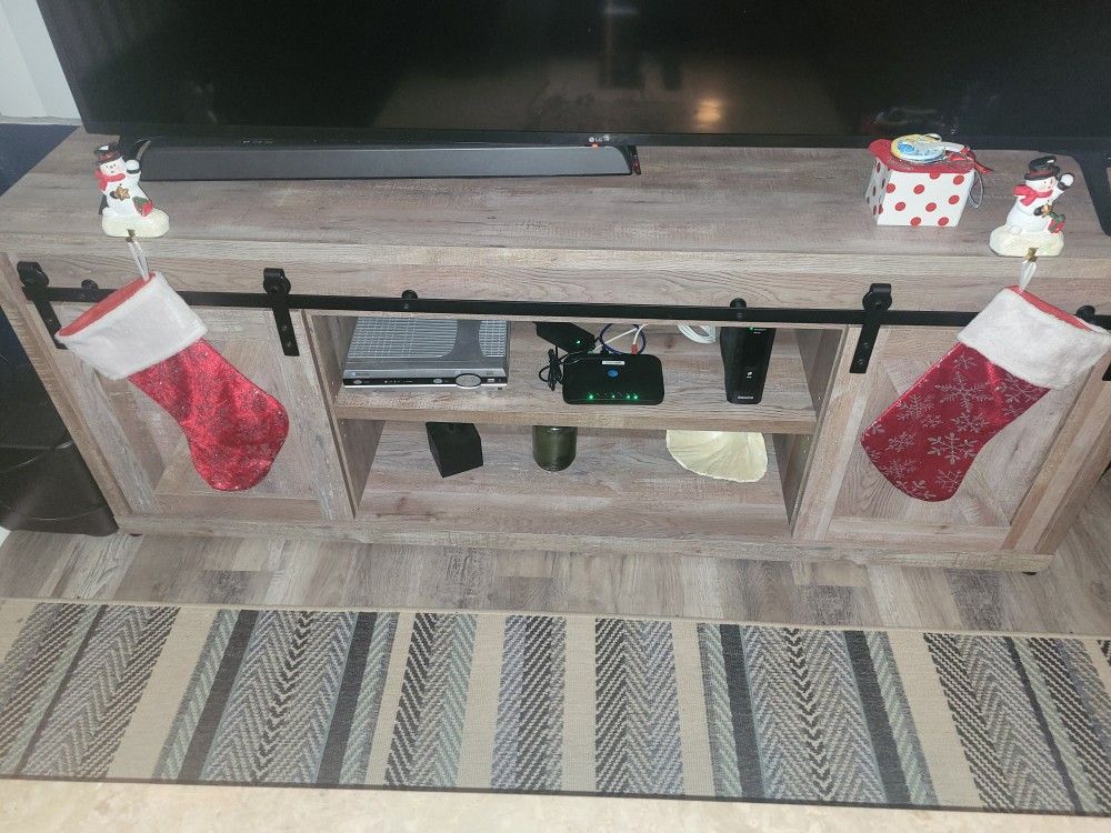 Tv Stand / Entertainment Stand