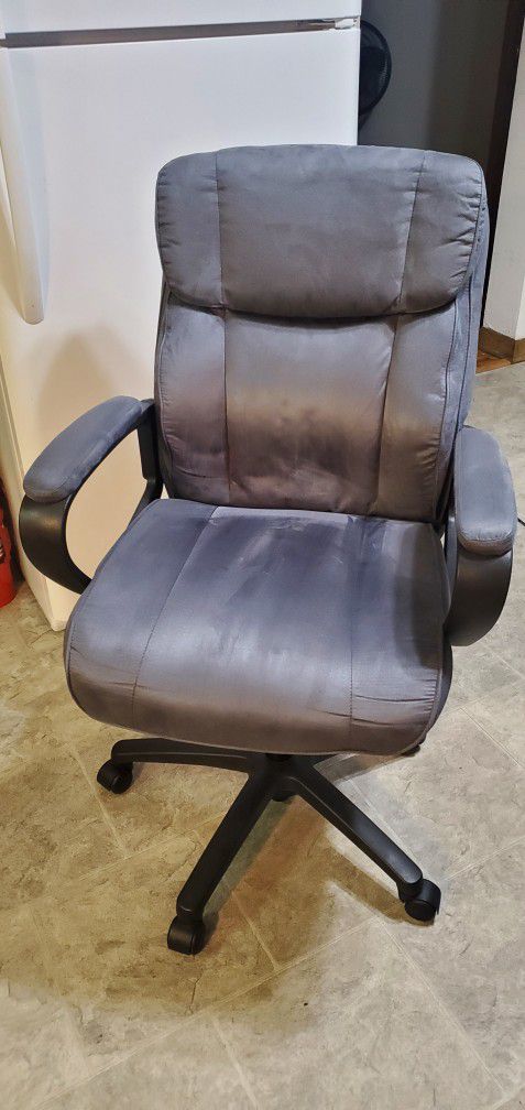 Ergonomic Executive Chair, Upholstery color gray. Lightly used.