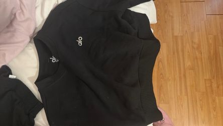 Cropped Alo Sweatshirt