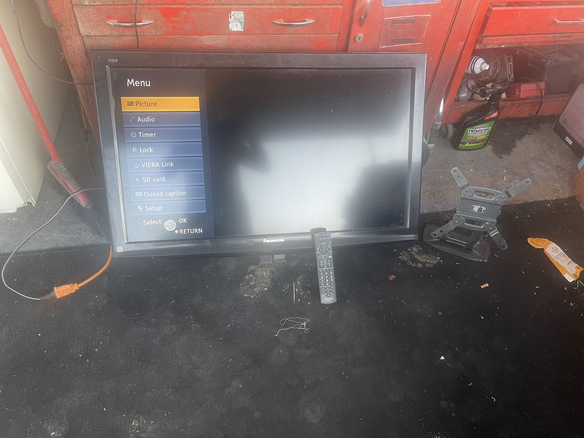 Panasonic 37” LCD Smart TV With Wall Mount