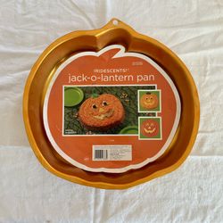 Wilton New Iridescent Jack-O-Lantern Cake Pan Mold Serving Dish #2105-2059 