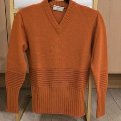 Brand New Philosophy di Alberta Ferretti Orange V Neck Wool Sweater  Size 4.