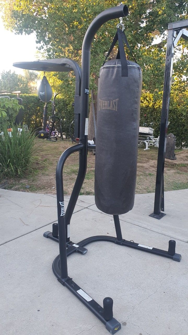 Dual Everlast Punching Bag Stand With Bags