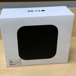 Apple TV 4k 32 GB Streaming Device / Wired / Internet Access / Remote Control