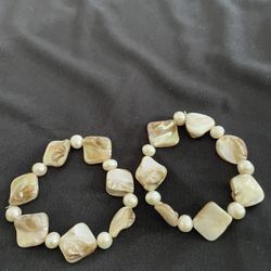 Natural Pearl Bracess