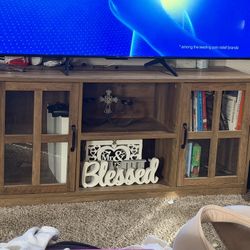 Tv Stand / Entertainment Center 