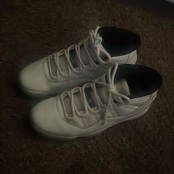 Jordan 11s 