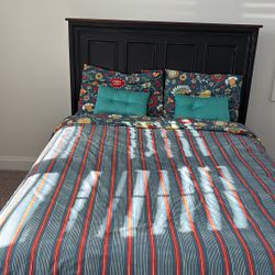 Heavy Wood Bed, Full Size 