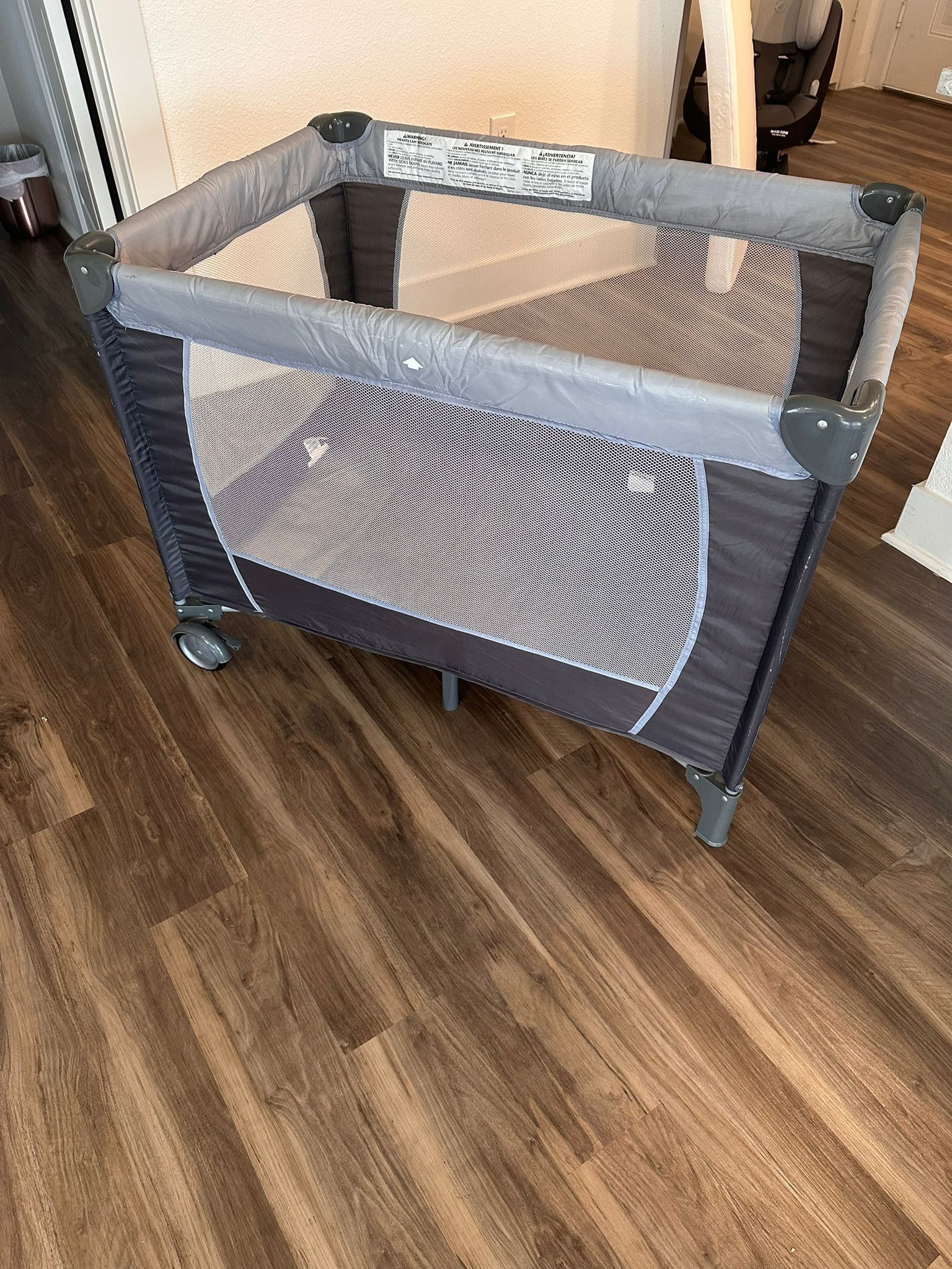 Travel Pack And play 