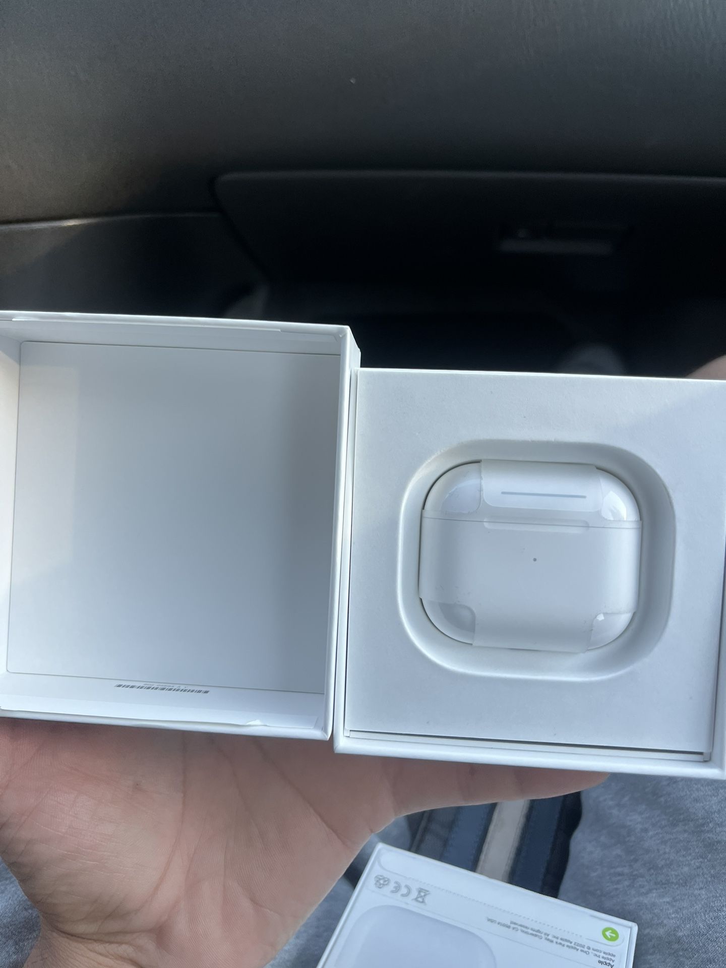 Apple AirPods $80
