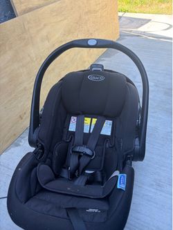 Cuna para bebé y silla