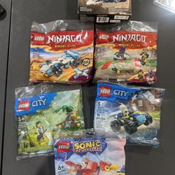 Lego Star Wars Set 75400 Plo Koon’s Starfighter and 5 Polybags 