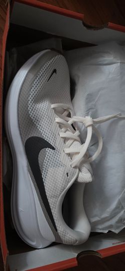NEW Nike Revolution 8 Men's Running