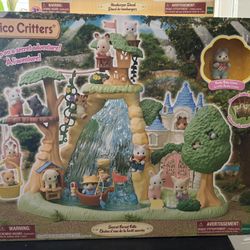 Calico Critters - Secret Forest Falls set