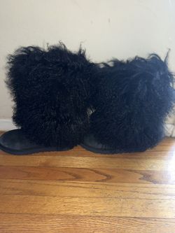 Ugg Boots Rare $100  Size 7 