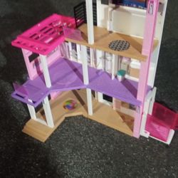 Barbie Dream House 