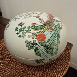 Vintage Asian Lidded  Porcelain Box Bowl
