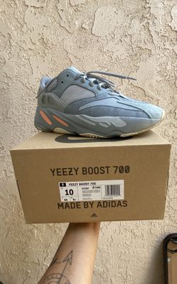 Yeezy boost 700