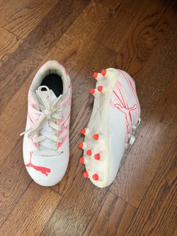 Kids soccer cleats