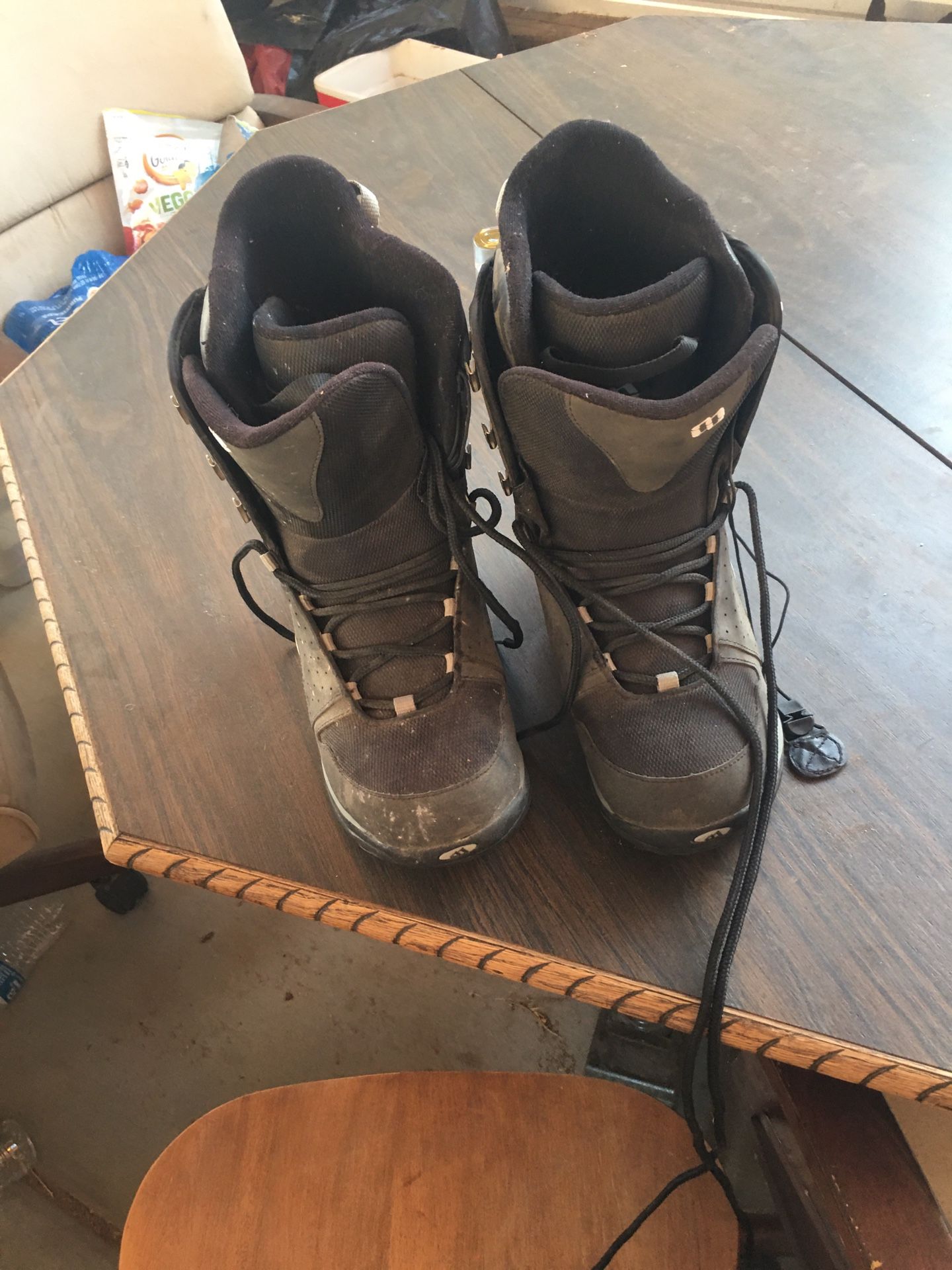 Snow boots men’s size 8