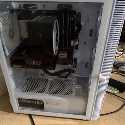 SKYTECH GAMING PC - LIKE NEW
