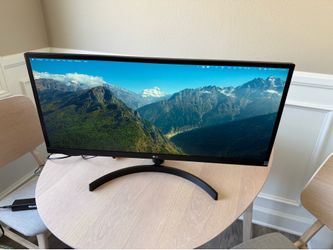 LG Ultrawide 29” Monitor w cables