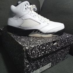 JORDAN 5 RETRO REVERSE METALLIC  WHT/BLK/SAIL