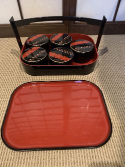 Japanese food bowls And tray