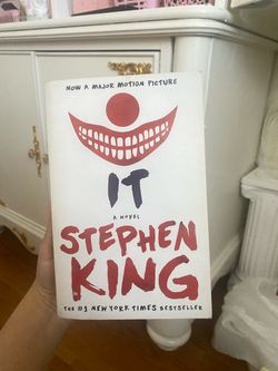 IT by Stephen King book