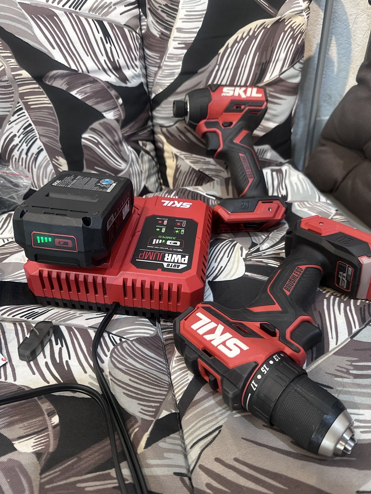 Power Tool Combo Kit Skil Drills Batteries Skil 2-Tool Combo Kit