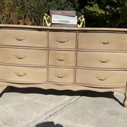 Pottery Barn Refinish Vintage FRENCH PROVINCIAL+dovetailed drawers $499 CAN DELIVER! 