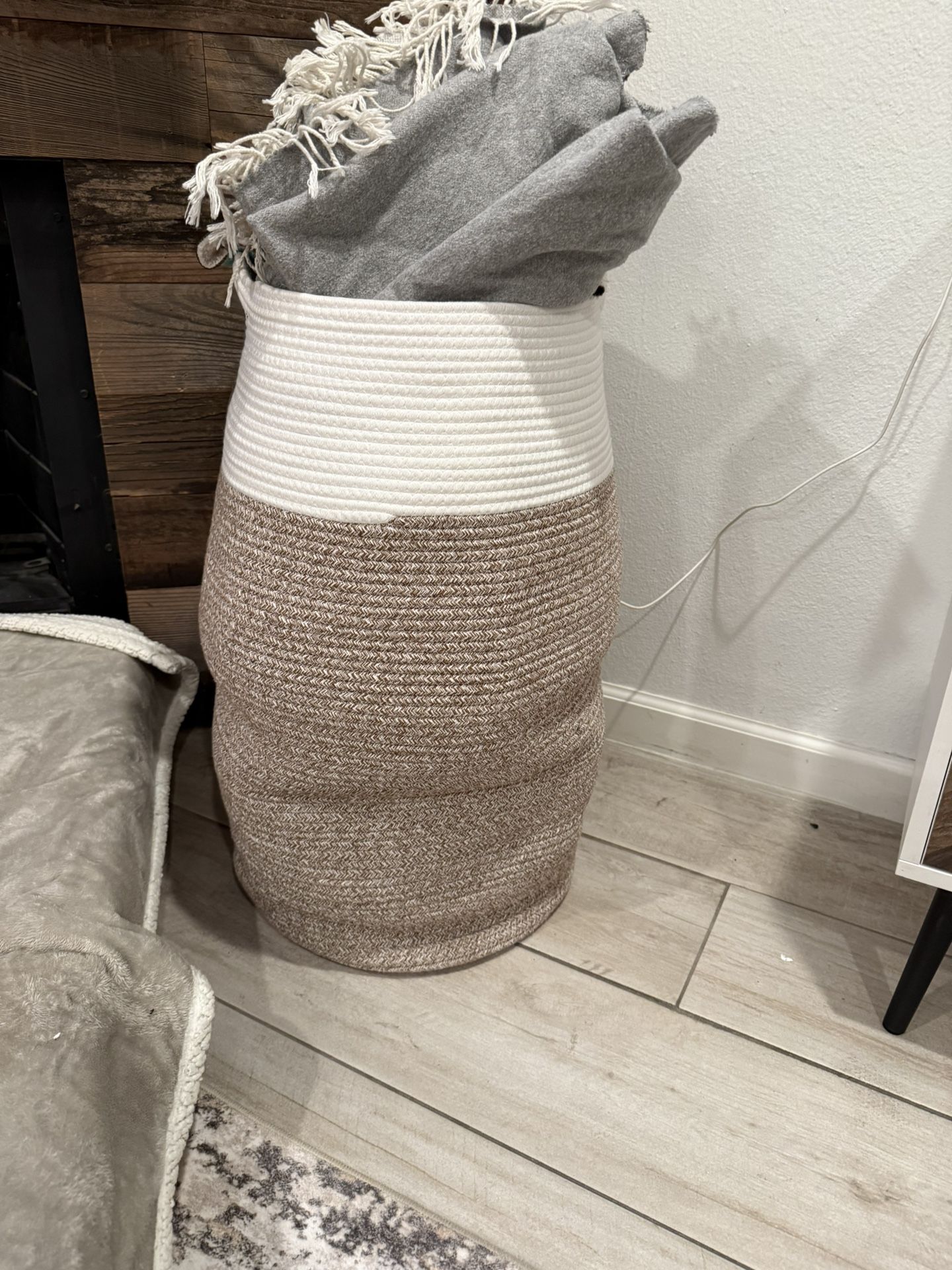 Blanket/laundry Storage Basket