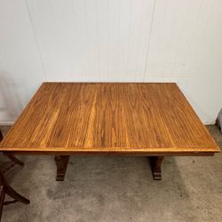 Broyhill vintage 6-person dining table (no chairs) - FREE DELIVERY