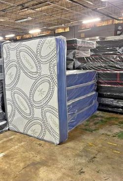 Must Go ||| Queen Size Mattress with Box Spring For Sale !!! ASAP