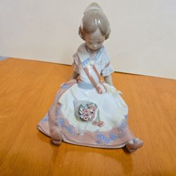 Vintage Lladro Fallas Queen 5869 W/ Box