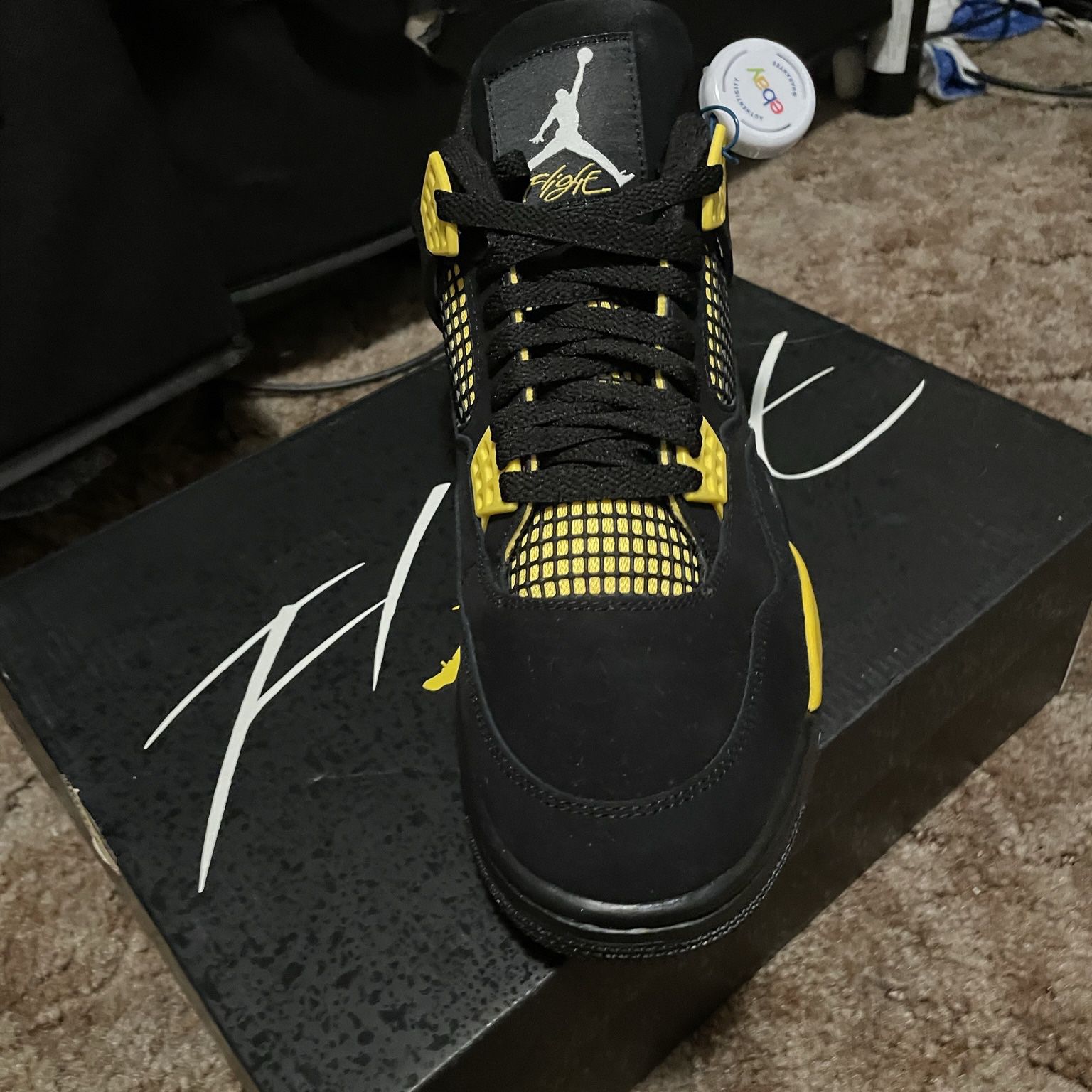 Nike Jordan 4 Thunders