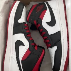 Air Jordan 1 Mid 